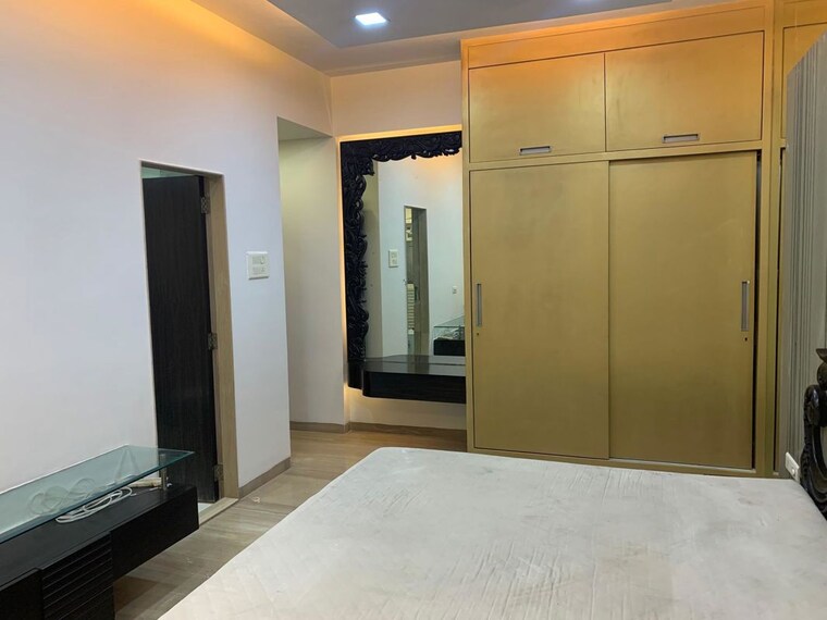 Room, khar west 3 Bedroom 1400 Sq.Ft. Apartment In Khar West Mumbai 10677076