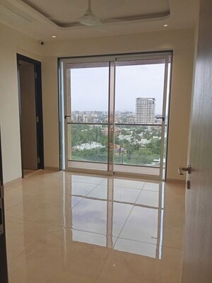 Room in 3 BHK Apartment at Lashkaria Indrasukh, Andheri West – for Sale