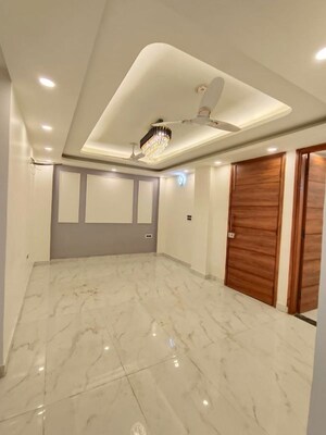 Room in 2 BHK Builder Floor at Malviya Nagar – for Rent