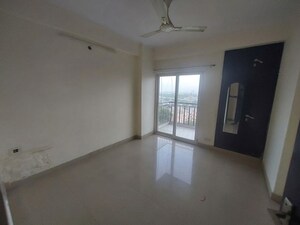 Room in 3 BHK Apartment at Saviour Park, Mohan Nagar – for Rent