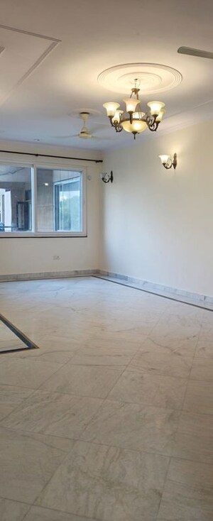 Room in 3 BHK Apartment at Dwarka – for Sale
