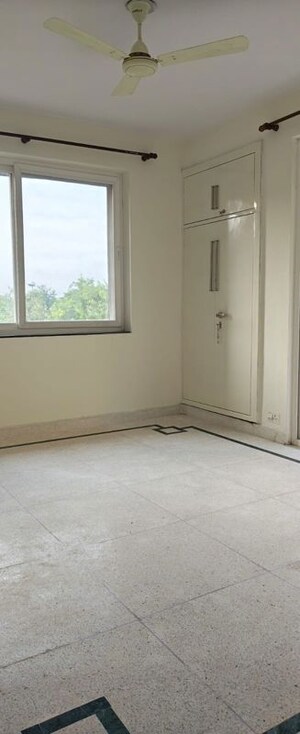 Room in 3 BHK Apartment at Dwarka – for Sale