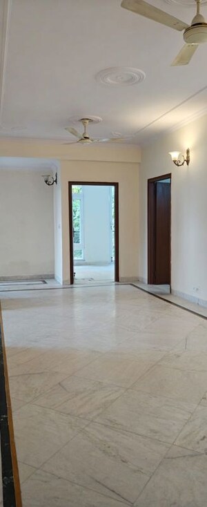 Room in 3 BHK Apartment at Dwarka – for Sale
