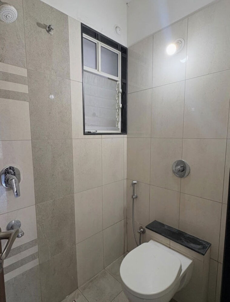 Bathroom, chembur-gaothan 1 Bedroom 445 Sq.Ft. Apartment In Chembur Mumbai 10677105