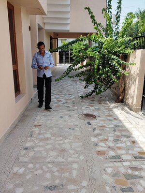 Balcony in 4 BHK Villa at Ravindra Garden, Aliganj – for Rent
