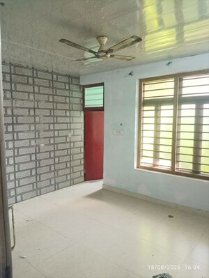 Room in 2 BHK Villa at Savitri Apartments Aliganj, Aliganj – for Rent
