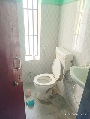 Bathroom in 2 BHK Villa at Savitri Apartments Aliganj, Aliganj – for Rent