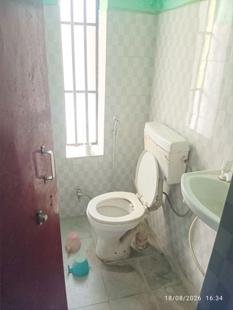 Bathroom, savitri-apartments-aliganj 2 Bedroom 1500 Sq.Ft. Villa In Aliganj Lucknow 10677137