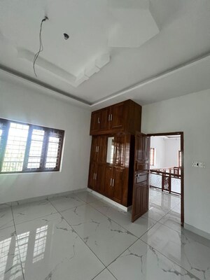 Room in 5 BHK Independent House at Thiroor – for Sale