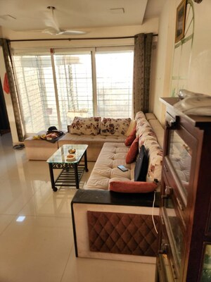 Living Room in 2.5 BHK Apartment at DLH Orchid, Andheri West – for Sale