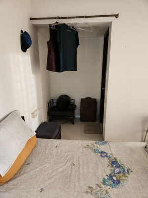 Bedroom in 2.5 BHK Apartment at DLH Orchid, Andheri West – for Sale