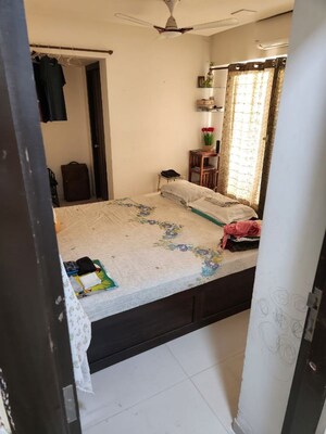 Bedroom in 2.5 BHK Apartment at DLH Orchid, Andheri West – for Sale