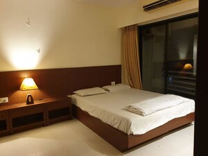 Bedroom in 1 BHK Apartment at Jyoti Complex, Goregaon East – for Rent