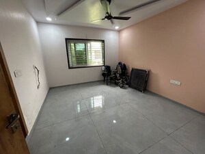 Room in 3.5 BHK Builder Floor at Gandhidham – for Rent