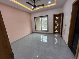 Room in 3.5 BHK Builder Floor at Gandhidham – for Rent