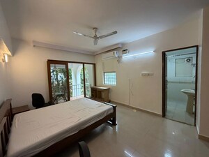 Bedroom in 4 BHK Apartment at Mg Road – for Rent