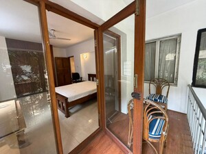 Bedroom in 4 BHK Apartment at Mg Road – for Rent