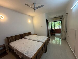 Bedroom in 4 BHK Apartment at Mg Road – for Rent