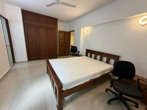 Bedroom in 4 BHK Apartment at Mg Road – for Rent