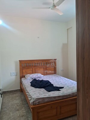 Bedroom in 2 BHK Apartment at Infantry Road – for Rent