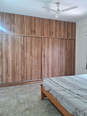 Bedroom in 2 BHK Apartment at Infantry Road – for Rent