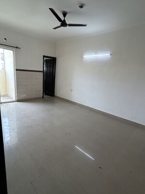 Furnished Amenities in 3 BHK Apartment at Paramount Floraville, Sector 137 – for Rent
