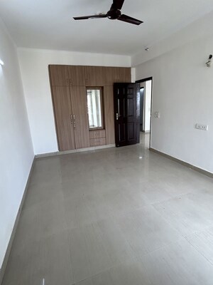 Room in 3 BHK Apartment at Paramount Floraville, Sector 137 – for Rent