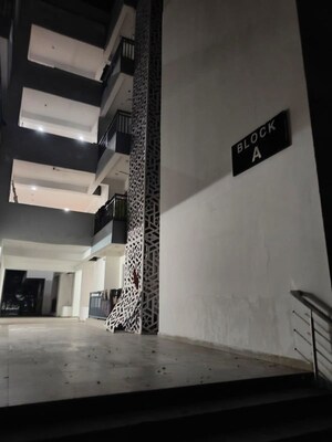 3 BHK Builder Floor For Rent in Aman Vihar