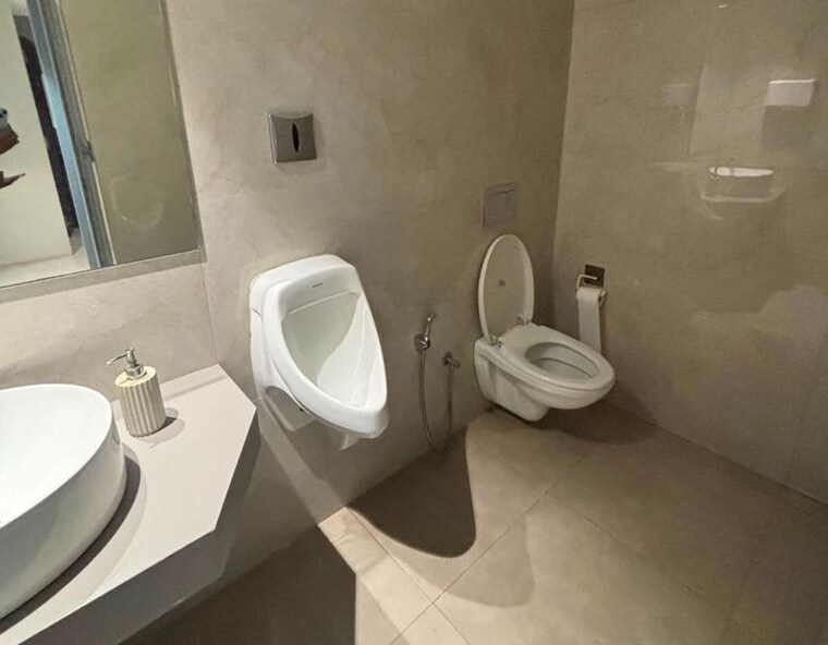 Bathroom, chakala Commercial Office Space 1000 Sq.Ft. In Chakala Mumbai 10677199