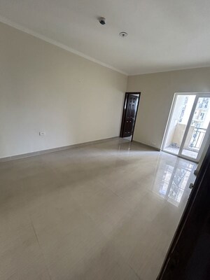 Furnished Amenities in 3.5 BHK Apartment at Paramount Floraville, Sector 137 – for Rent