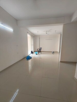 Room in 2 BHK Apartment at Lotus Apartments Sahibabad, Gt Road – for Sale