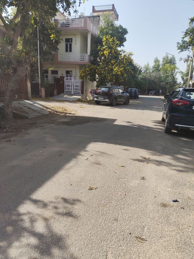  Parking, sector swarn nagri  288 Sq.Mt. Plot In Sector Swarn Nagri Greater Noida 10677191