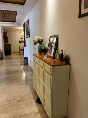 Living Room in 4 BHK Apartment at Indiranagar – for Rent