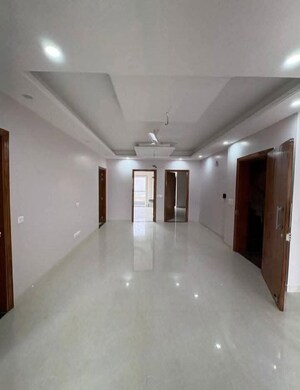 Room in 3 BHK Apartment at Palm Residency Chhatarpur, Chattarpur – for Rent