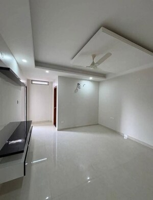 Room in 3 BHK Apartment at Palm Residency Chhatarpur, Chattarpur – for Rent
