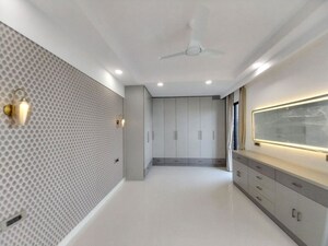 Room in 3 BHK Builder Floor at Sector 22 – for Rent