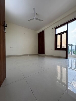 Room in 1 BHK Apartment at Palm Residency Chhatarpur, Chattarpur – for Rent