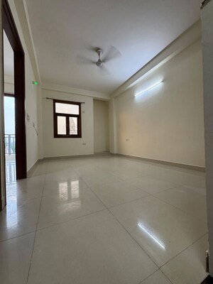 Room in 1 BHK Apartment at Palm Residency Chhatarpur, Chattarpur – for Rent