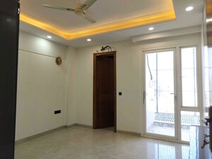 Room in 3 BHK Builder Floor at Sector 22 – for Rent