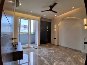 Room in 3 BHK Builder Floor at Sector 22 – for Rent