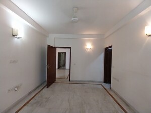 Room in 4 BHK Builder Floor at South City 1 – for Rent