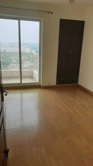 Room in 4 BHK Builder Floor at Sector 22 – for Rent