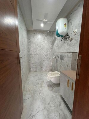 Bathroom in 3 BHK Apartment at Palm Residency Chhatarpur, Chattarpur – for Rent