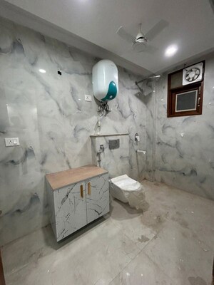Bathroom in 3 BHK Apartment at Palm Residency Chhatarpur, Chattarpur – for Rent