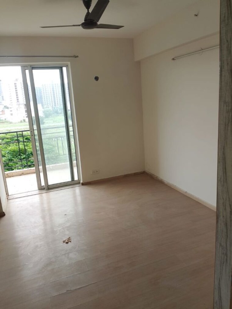 Room, emaar-palm-hills 3.5 Bedroom 1450 Sq.Ft. Apartment In Sector 77 Gurgaon 10677278