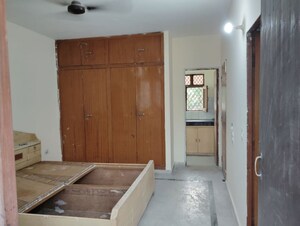 Bedroom in 1 BHK Builder Floor at Gracious Tower, Sector 56 – for Rent