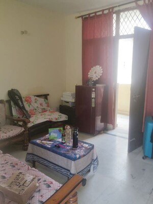 Living Room in 1 BHK Builder Floor at Gracious Tower, Sector 56 – for Rent