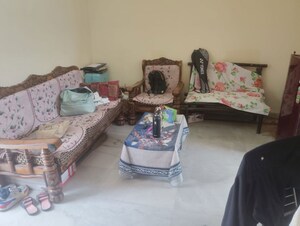 Living Room in 1 BHK Builder Floor at Gracious Tower, Sector 56 – for Rent