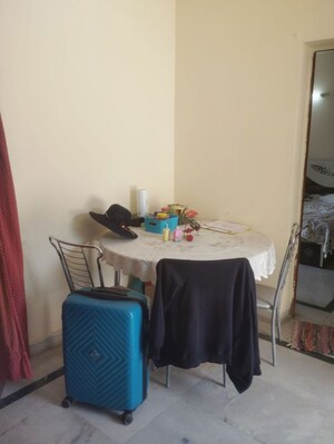 Dining area in 1 BHK Builder Floor at Gracious Tower, Sector 56 – for Rent