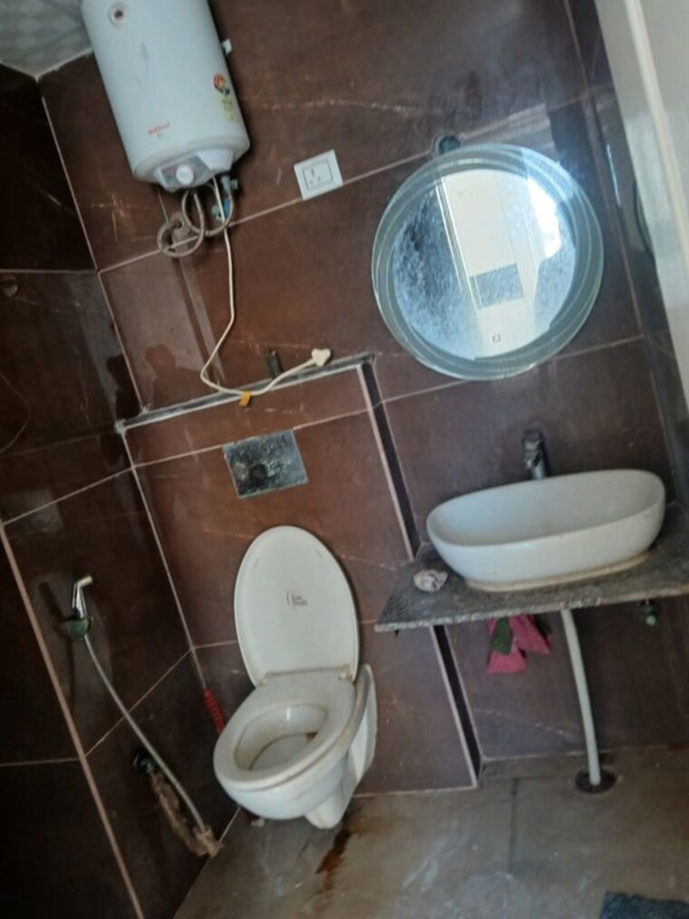 Bathroom, roseate-homes 3.5 Bedroom 1900 Sq.Ft. Apartment In Ghazipur Zirakpur 10677312